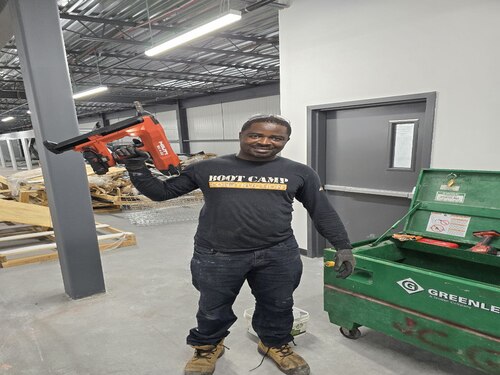 L'Homme Aux Mille Mains - À propos